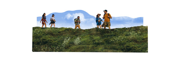 积极的休闲时间。一群年轻人，朋友背着背包散步，露营，在自然景观中野餐。当代艺术拼贴。图片下载