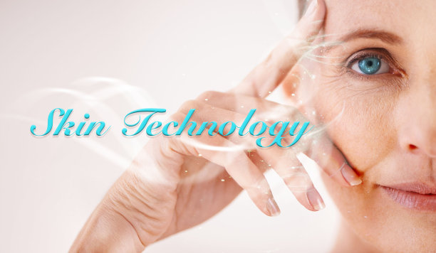 高级妇女，文字覆盖和肖像健康，抗衰老和美丽的自我护理与模拟。老年模特，护肤拼贴和健康与化妆品，皮肤科和报价工作室图片下载