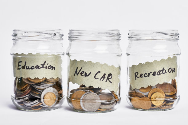 成功的硬币罐。图片下载