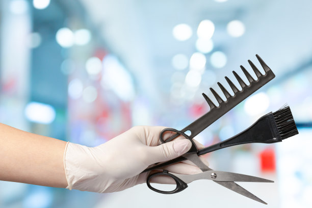 梳子和剪刀图片下载