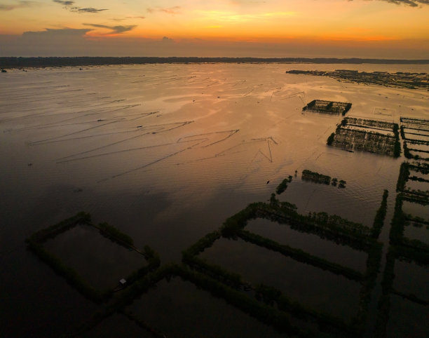顺化省潭江泻湖系统的光莱泻湖上的日出图片下载