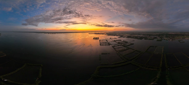 顺化省潭江泻湖系统的光莱泻湖上的日出图片下载