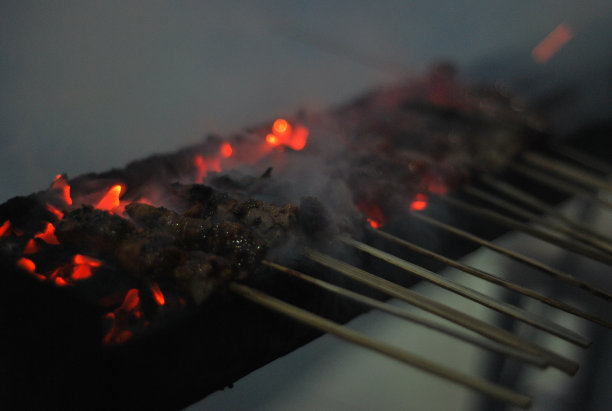 沙茶是烤制的图片下载