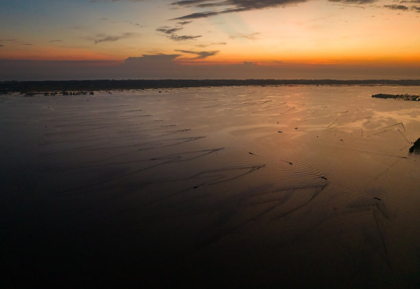 顺化省潭江泻湖系统的光莱泻湖上的日出图片下载