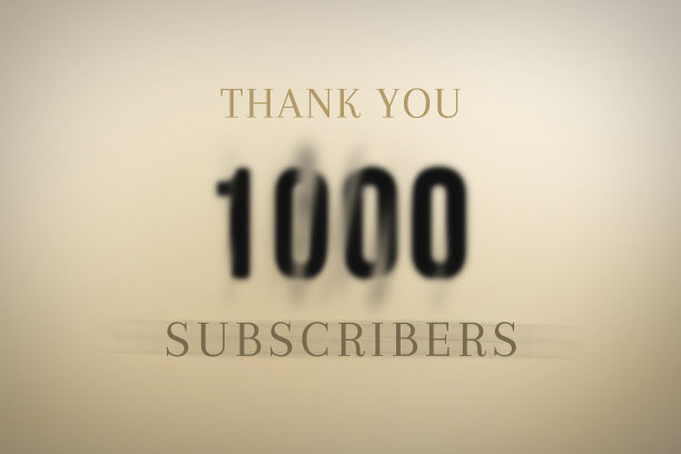 1000订户庆祝问候横幅与模糊设计图片下载