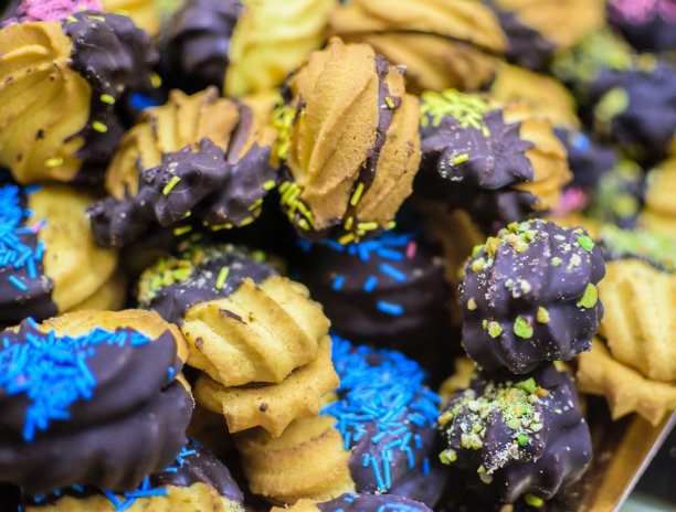 在营业场所暴露供消费的新鲜茶点图片下载