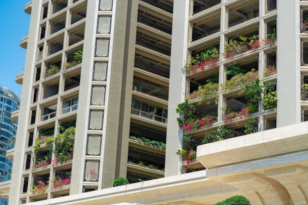 可持续城市、生态城市、可持续生活理念中的建筑特写图片下载