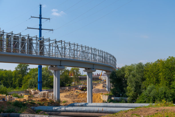 正在建设中的地铁大桥图片下载