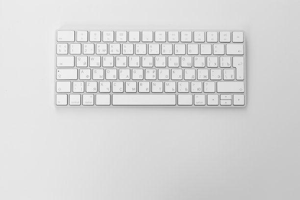 带键盘的办公桌图片下载