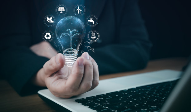 动力概念生态要素能源来源。手握轻泡。创新发明辉光环境思考可持续、可重复使用、可再生能源为美好未来的责任。图片下载