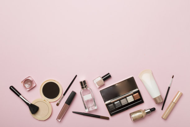 不同的彩妆产品的颜色背景，俯视图图片下载