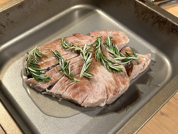 迷迭香金枪鱼排图片下载
