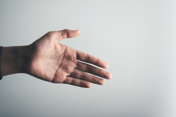 商人的手孤立在白色的背景上。商业和营销概念。图片下载