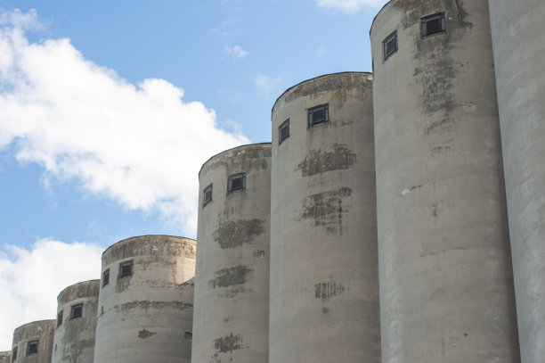 旧粮仓户外景观图片下载