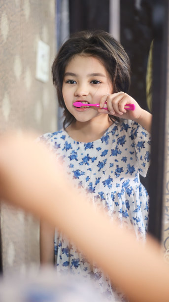 每天牙膏图片下载