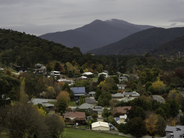 秋天山谷的郊区图片下载