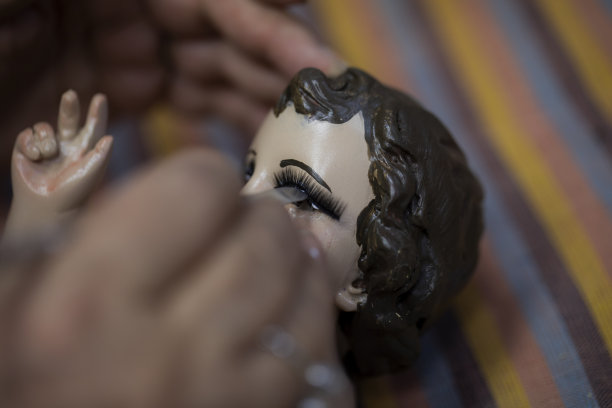 妇女恢复婴儿耶稣图片下载