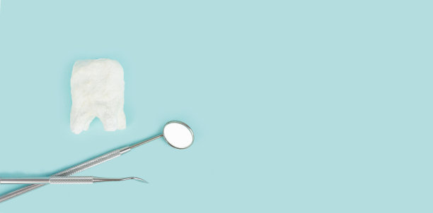 牙齿模型和牙科金属医学牙科设备工具。口腔卫生概念。图片下载