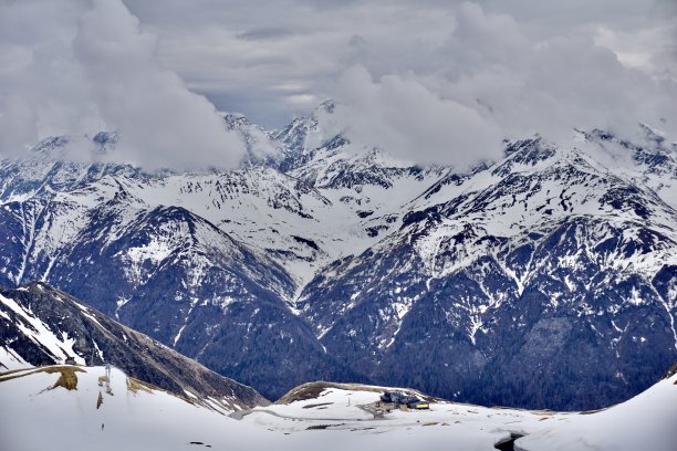 大格洛克纳高山公路(德语Großglockner Hochalpenstraße)是奥地利海拔最高的山口公路。图片下载