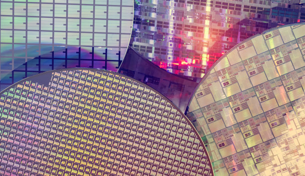 反射不同颜色的硅片。图片下载