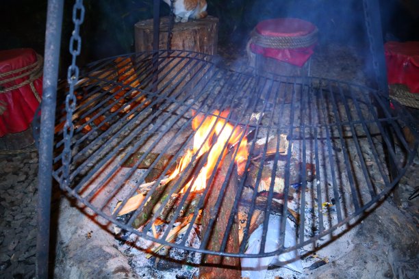 点燃篝火图片下载