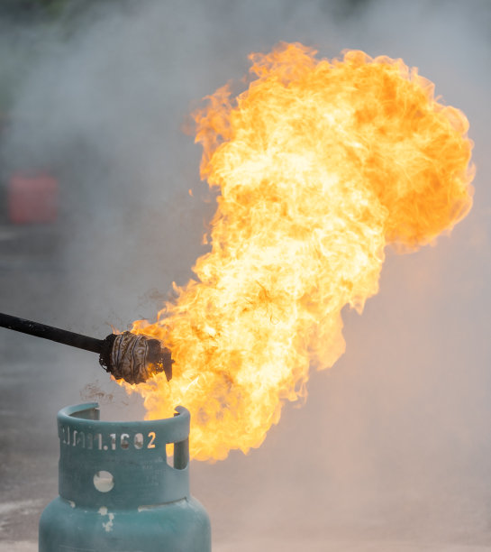 基本的消防和火灾应急程序的实践。图片下载