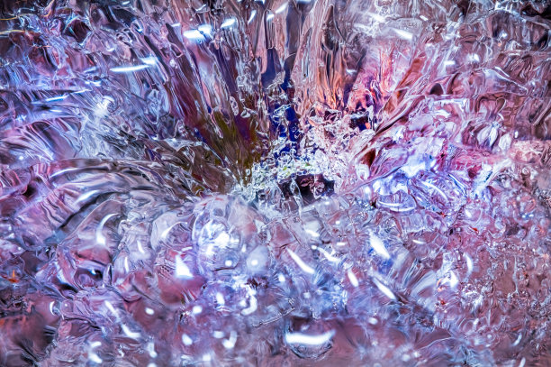 用宝石来装饰的深坑图片下载