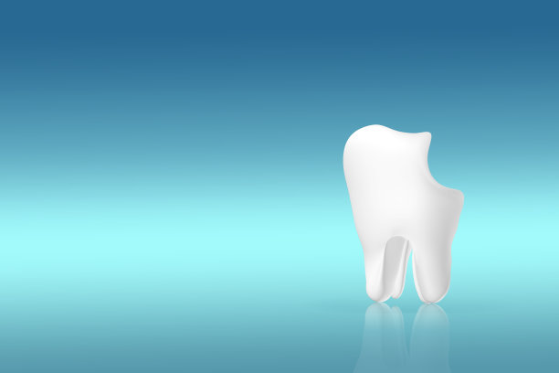 不健康的牙齿，白色的磨牙模型，淡蓝色背景。牙齿符号标志。龋齿。龋齿和牙齿疾病。不健康的牙齿。牙科概念照片。牙科保健概念。图片下载