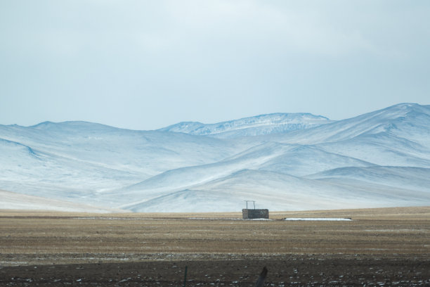 Winter landscape in Central Mongolia图片下载