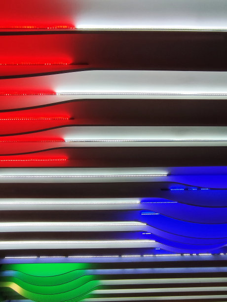 浅色天花板图案的美丽景色图片下载