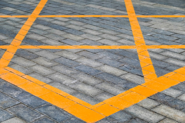 商业区公共区域的黄色标示线图片下载