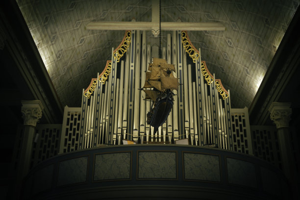 挪威圣母院的许愿船图片下载