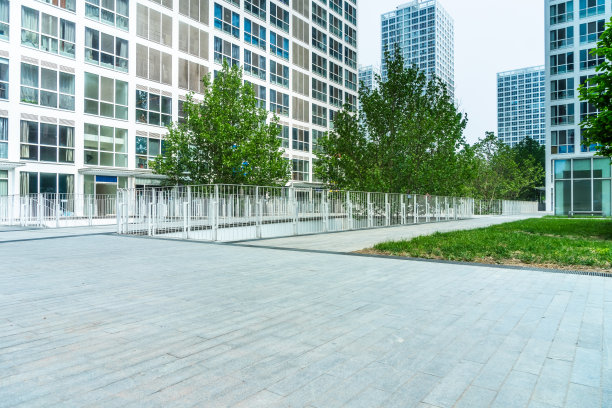 市中心的户外现代化办公大楼图片下载