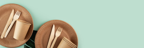 零浪费餐具，一次性可生物降解的生态有机纸板，环保用餐的环保木制餐具，复制空间，横幅图片下载