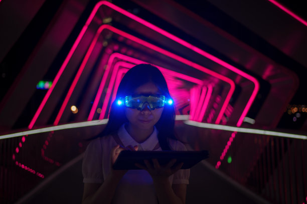 体验虚拟世界，虚拟现实技术图片下载