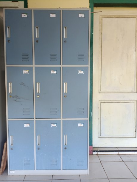 个人物品储物柜图片下载