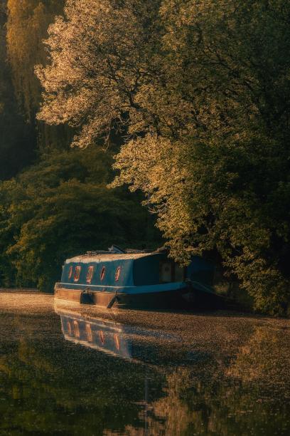 狭窄的船图片下载