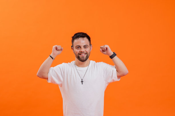 自信开朗图片下载