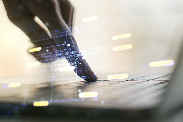 在后台用手在电脑键盘上打字的抽象图形编码草图的多次曝光，大数据和网络概念图片下载