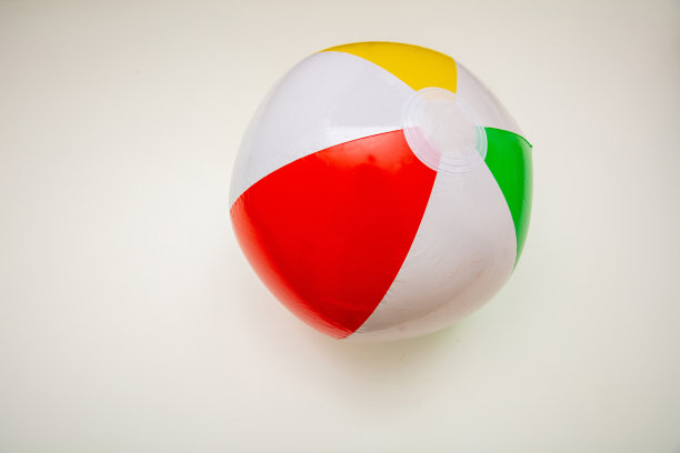 彩色沙滩球隔离在透明背景，PNG，图片下载