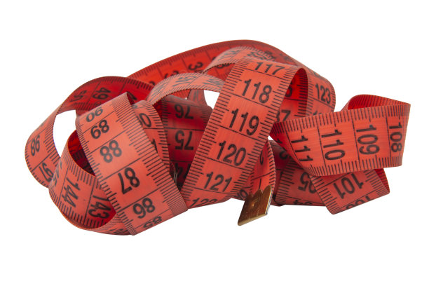 红色厘米胶带隔离在白色背景上图片下载