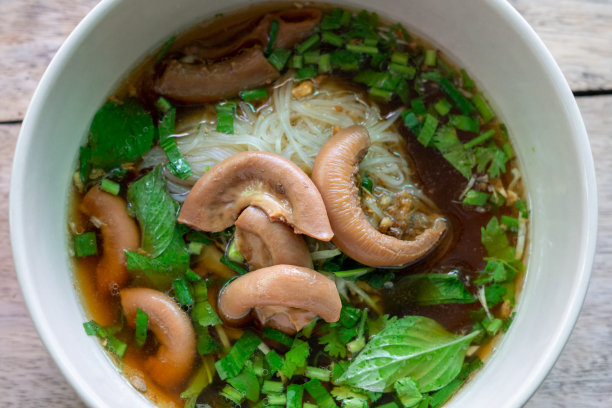 一碗美味的大肠面图片下载