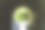 从一条圆形的混凝土隧道看过去，隧道下面有一条小溪图片下载