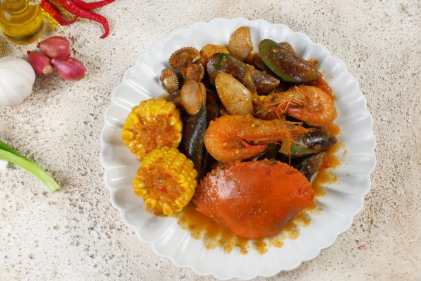 美味的巴东酱蟹和其他混合海鲜图片下载