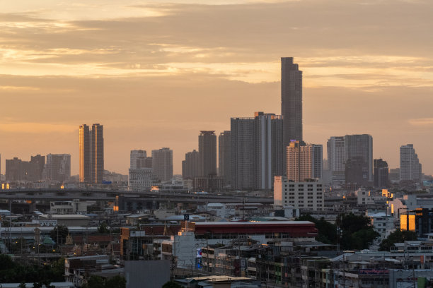 泰国曼谷市中心的夕阳图片下载