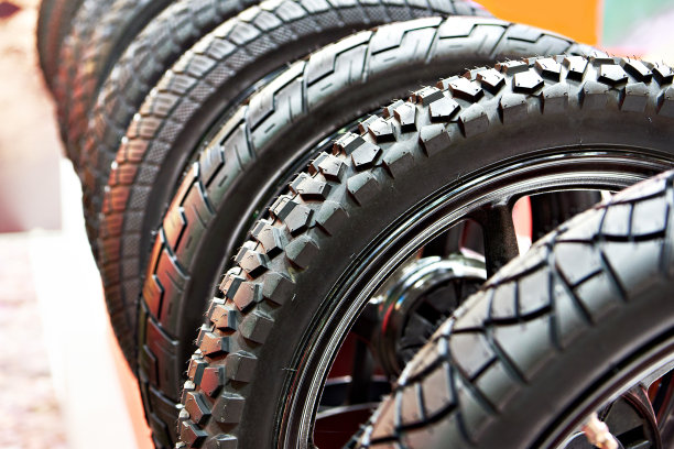 摩托车和摩托车的轮子图片下载