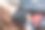 亚洲女人把衣服放进行李箱图片下载