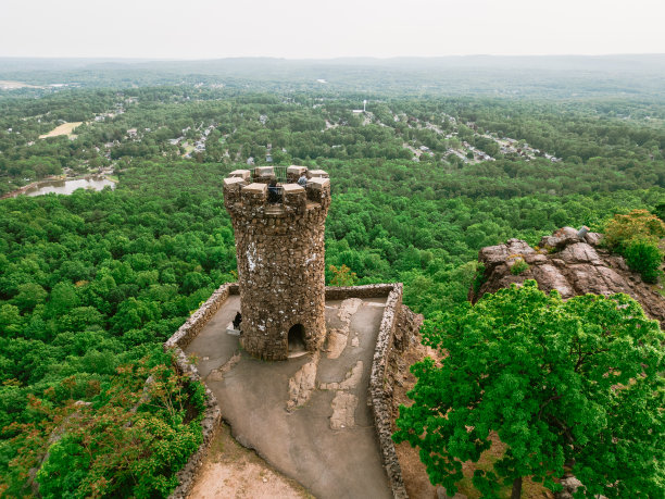 从康涅狄格州梅里登哈伯德公园克雷格城堡鸟瞰图。图片下载