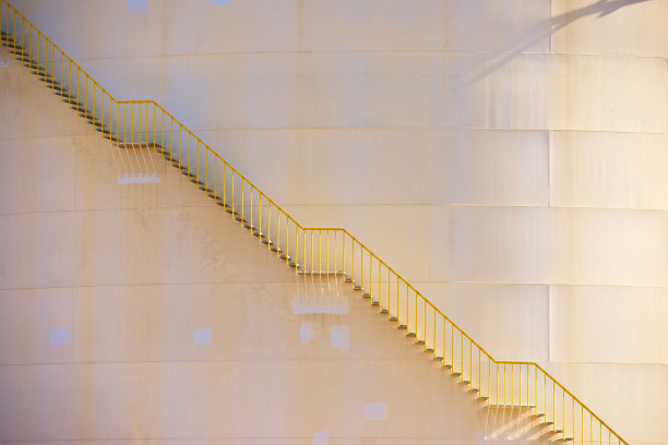 进入燃料储罐内的楼梯图片下载