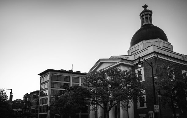 普罗维登斯市中心的天际线黑白相间的颜色图片下载